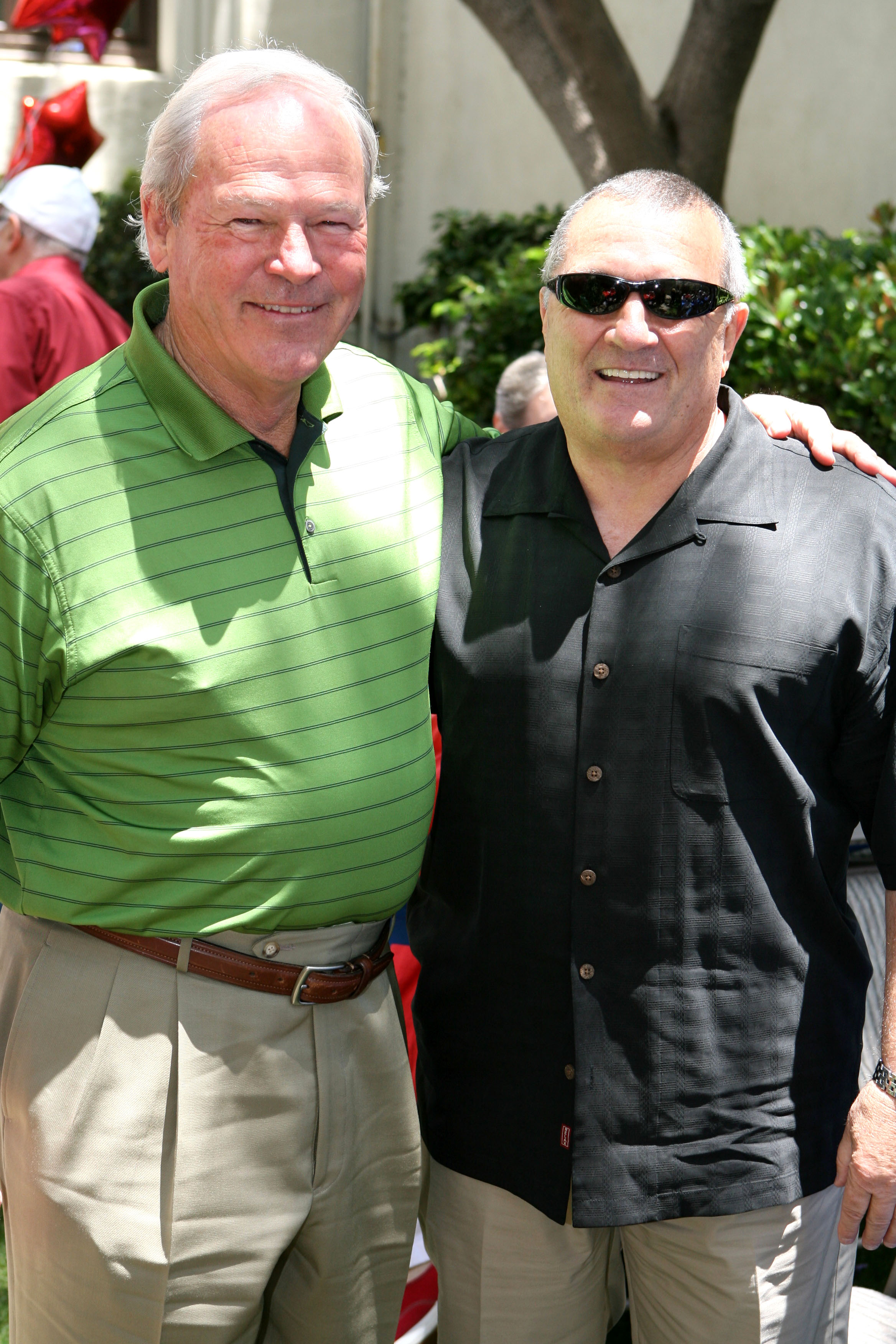 Palisadian and 1964 Heisman Trophy winner John Huarte (left) talks Notre Dame football with Daniel 